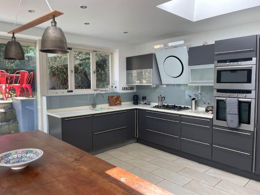 Beautiful London Victorian House, Sleeps 12ヴィラ エクステリア 写真